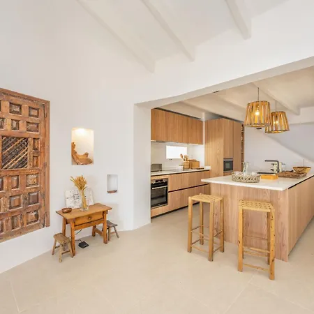 Parratx Villa *